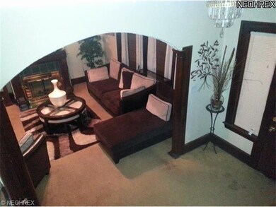FOYER AREA INTO FORMAL LIVING ROOM