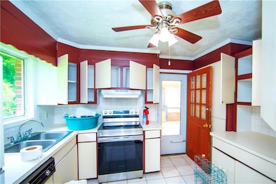 5856 Oakleaf Dr, Stone Mountain, GA 30087 - photo 3