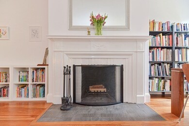 315 Tappan St unit 3, Brookline, MA 02445 - photo 4