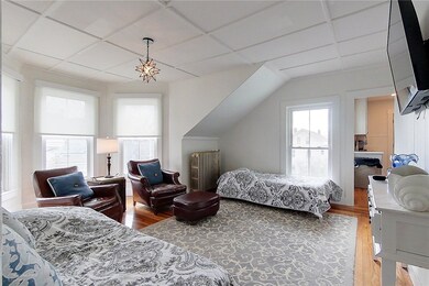8 Bayview Ave unit 2, Newport, RI 02840 - photo 4