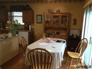 2206 S Mineral Dr, Papillion, NE 68046 - photo 4