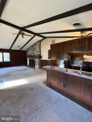 375 Mason Dr, Harpers Ferry, WV 25425 - photo 6