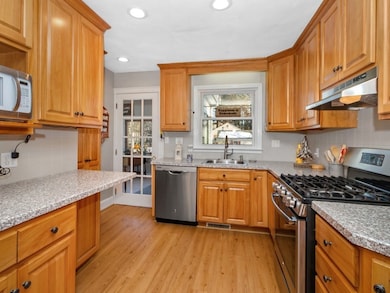 4 Pinevale Ave, Burlington, MA 01803 - photo 5