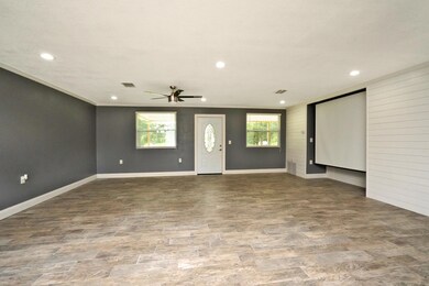 3395 Grape St-27