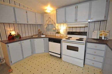 4813 Wendy Ln, Pearland, TX 77584 - photo 5