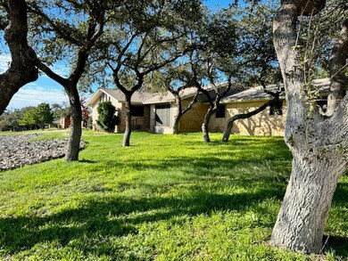 193 Linda Dr, Fredericksburg, TX 78624 - photo 3