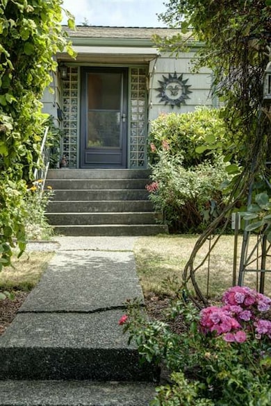 2424 W Mercer Way, Mercer Island, WA 98040 - photo 2