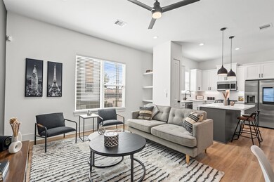 1307 Oak Tree Forest Ct, Houston, TX 77018 - photo 4