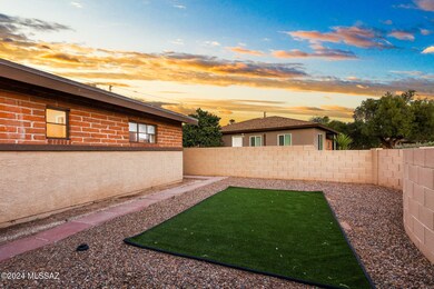 6-web-or-mls-6401 E Barnan St - MLS Imag