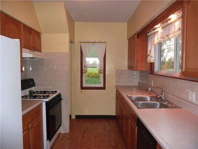 129 Orville Dr, Toledo, OH 43612 - photo 3