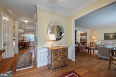 7807 Lakeland Valley Dr, Springfield, VA 22153 - photo 2