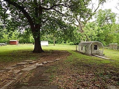 1607 Evergreen Ave, Des Moines, IA 50320 - photo 2