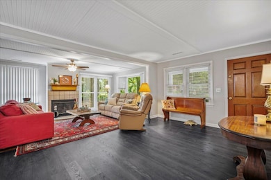 11-10 Chapman Ave-30