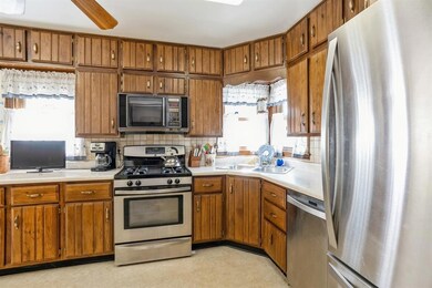 2419 Tomlin Ln, Des Moines, IA 50317 - photo 7