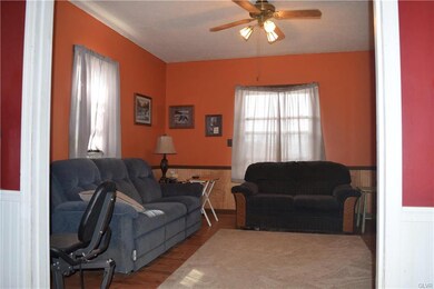 13 E Applegate Ave, Pen Argyl, PA 18072 - photo 3