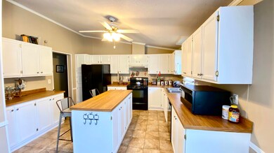 Lots of Kitchen Storage