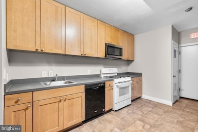 1305 T St NW, Washington, DC 20009 - photo 5