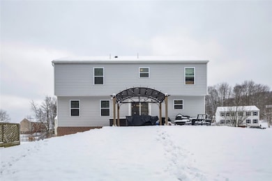 302 Red Fox Ct, Baden, PA 15005 - photo 4