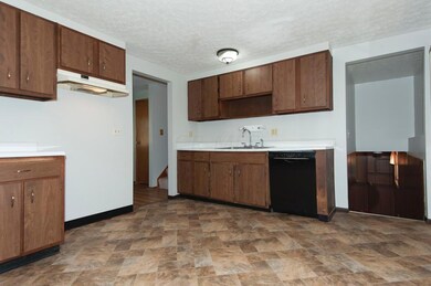 Large eat-in kitchen