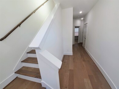 311 Cyclamen St, Houston, TX 77018 - photo 2