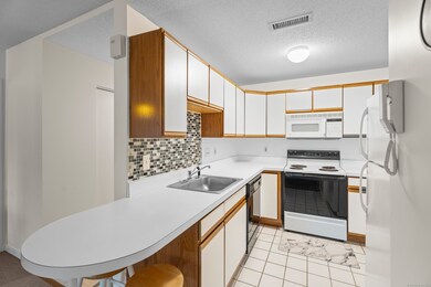 75 Washington Ave unit 2-307, Hamden, CT 06518 - photo 6