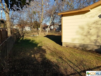 819 Little St, Copperas Cove, TX 76522 - photo 4