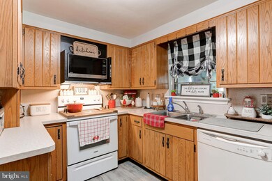 631 Walton St, Lemoyne, PA 17043 - photo 6