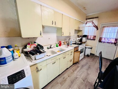 1118 N 11th St, Reading, PA 19604 - photo 5