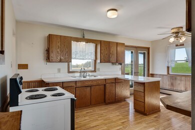 W5285 County Road F, La Crosse, WI 54601 - photo 4