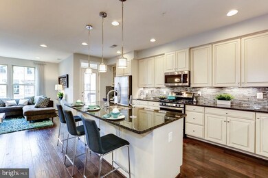 10104 Dorsey Ln unit 204M, Glenn Dale, MD 20769 - photo 6