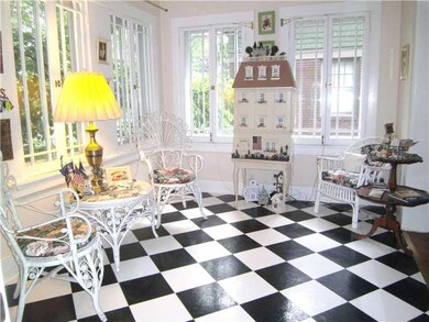 Entry/Foyer. Entry Parlor