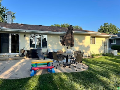 716 Meadow Ln, Storm Lake, IA 50588 - photo 4