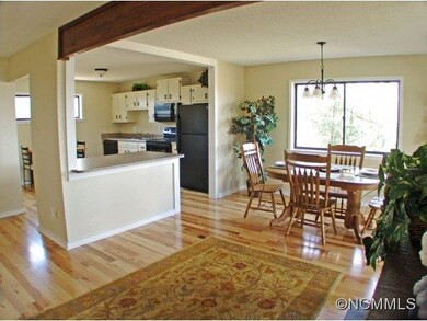 Dining & Kitchen