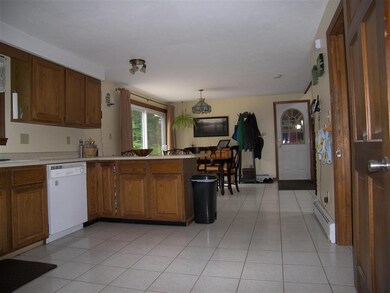 13 Hemlock Dr, Weare, NH 03281 - photo 5