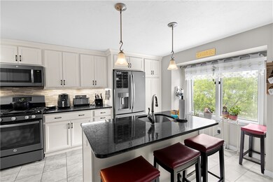 31 Waterview Dr unit B, Smithfield, RI 02917 - photo 4