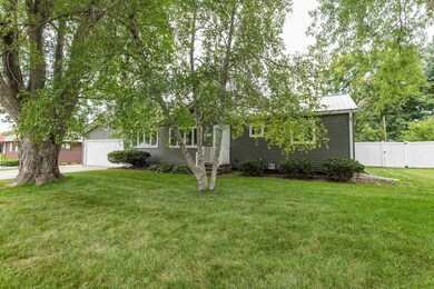 1912 Primrose Dr, Cedar Falls, IA 50613 - photo 3
