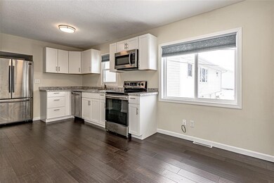 800 S 15th St, Marion, IA 52302 - photo 4