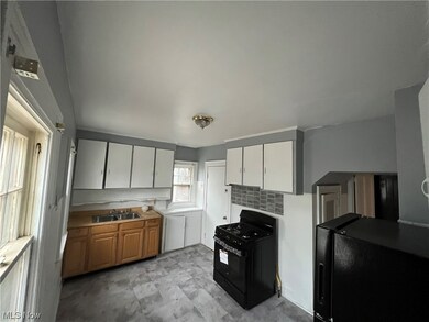1717 Compton Rd, Cleveland, OH 44118 - photo 6