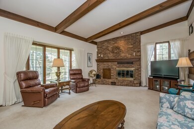 011-Living_Room-2407866-large