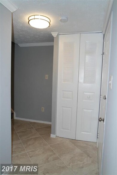 392 Shady Glen Dr, Capitol Heights, MD 20743 - photo 2