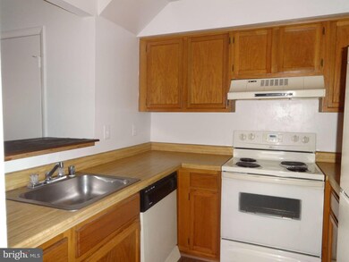 11440 Appledowre Way, Germantown, MD 20876 - photo 5