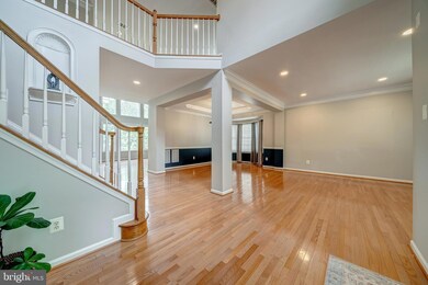 25830 Donegal Dr, Chantilly, VA 20152 - photo 5