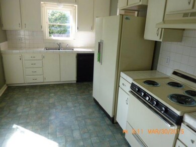 1116 SW Bridge St, Grants Pass, OR 97526 - photo 2