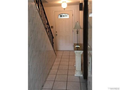 Foyer.