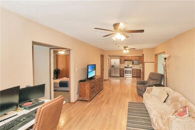 3233 E Clinton Ave, Des Moines, IA 50317 - photo 6