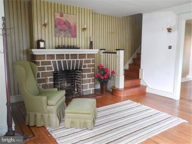 48 S Keystone Ave, Upper Darby, PA 19082 - photo 2