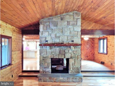 1218 W Bridge St, Spring City, PA 19475 - photo 4