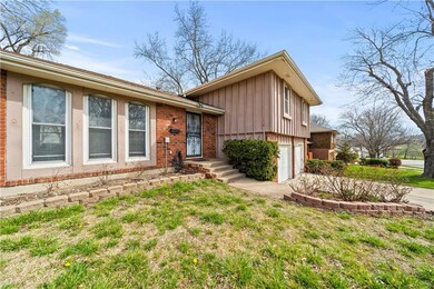 11818 W 66th St, Shawnee, KS 66203 - photo 4
