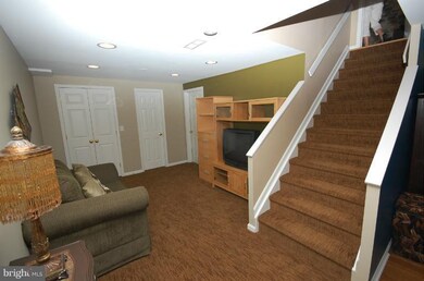 6903 Newberry Dr, Columbia, MD 21044 - photo 4