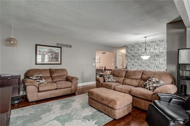 13521 Polfer Rd, Kansas City, KS 66109 - photo 5